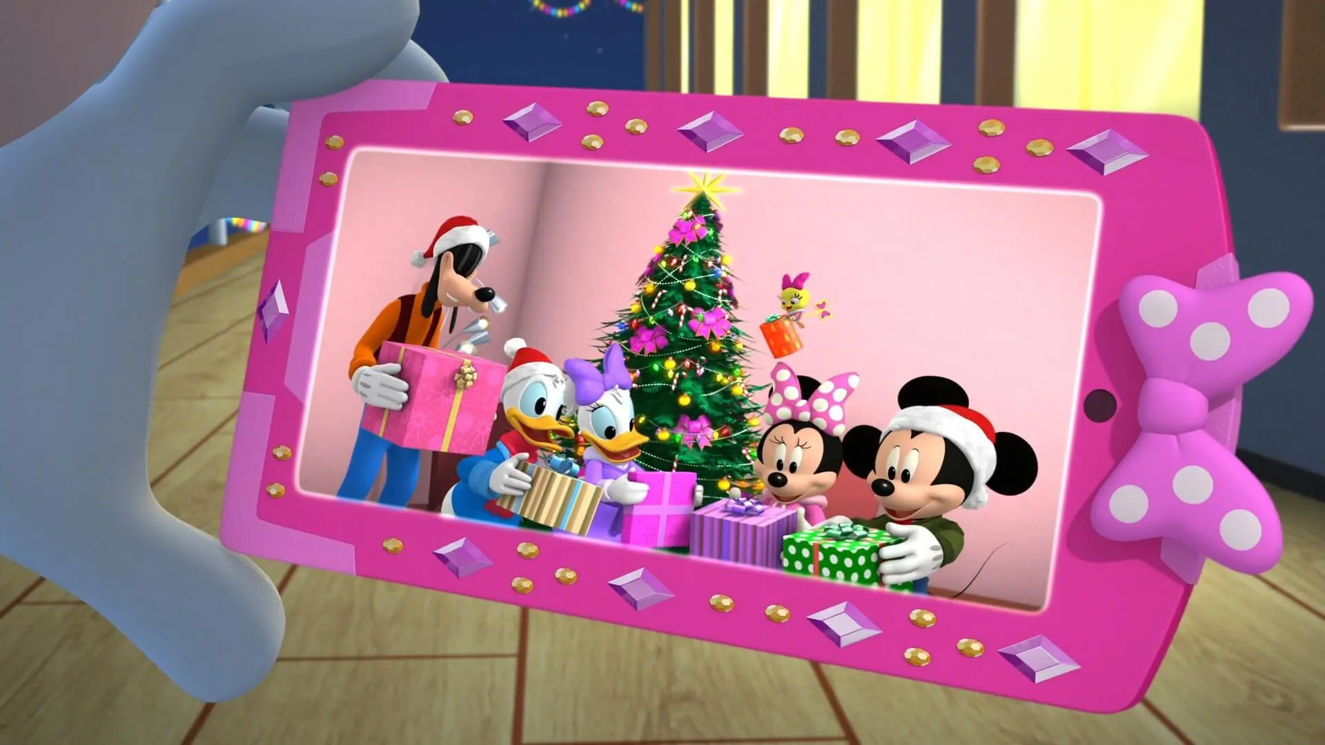 میکی و مینی کریسمس را آرزو می کنند-Mickey and Minnie Wish Upon a Christmas۴