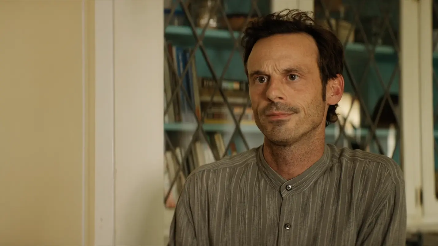 Scoot McNairy-سگ شبانه