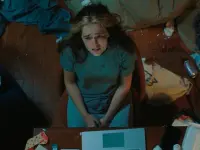 خوب نیستم-Not Okay3