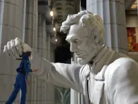 2 شبی در موزه ۲ - Night at the Museum: Battle of the Smithsonian