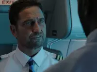 جرار باتلر-هواپیما-Plane